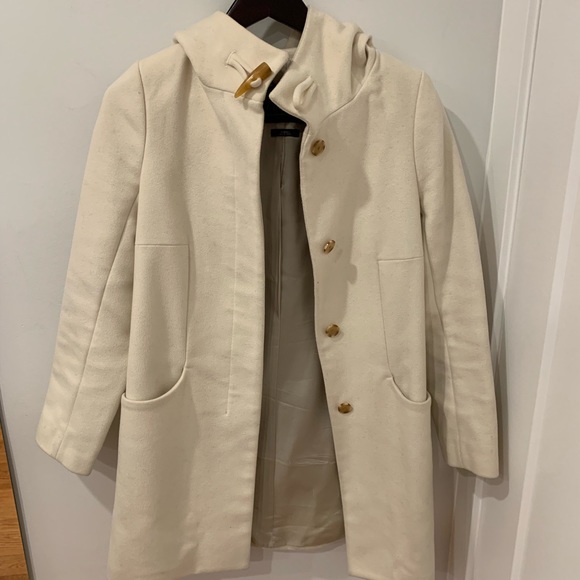 Aritzia wool coat nearly new condition - Picture 1 of 3